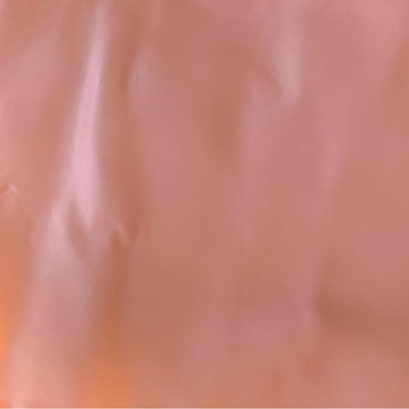 NWT Pair of satin pillow cases in pink queen size - Picture 2 of 4